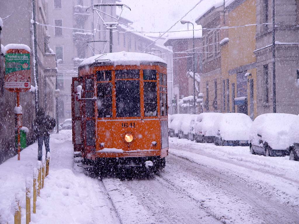 L’Italia nella morsa del freddo. Neve e temperature polari. Un bimbo la prima vittima