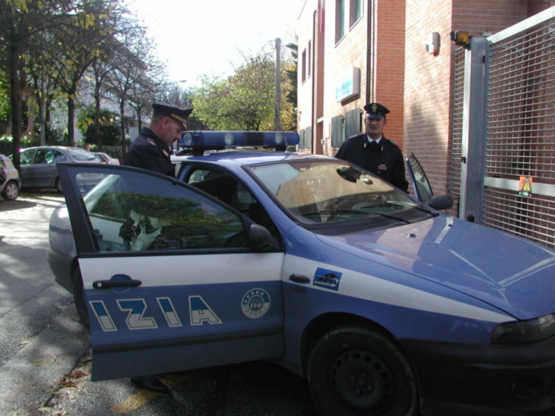 Tragedia a Gela: le tagliano la pensione da 800 a 600 euro e si uccide buttandosi dal balcone