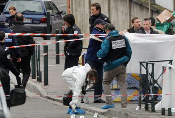 Orrore a Tolosa: spari alla scuola ebraica. Quattro vittime, tre bambini e un professore