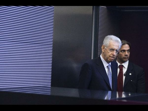 Monti al G8: Crescita e rigore per uscire dalla crisi. Il caso Grecia sul tavolo dei Grandi