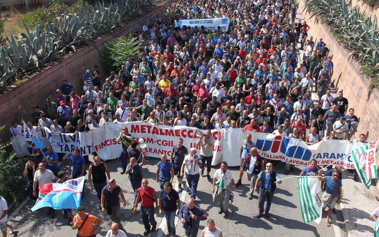 Ilva, giornata di tregua: rimossi i blocchi. Riprende il lavoro nello stabilimento