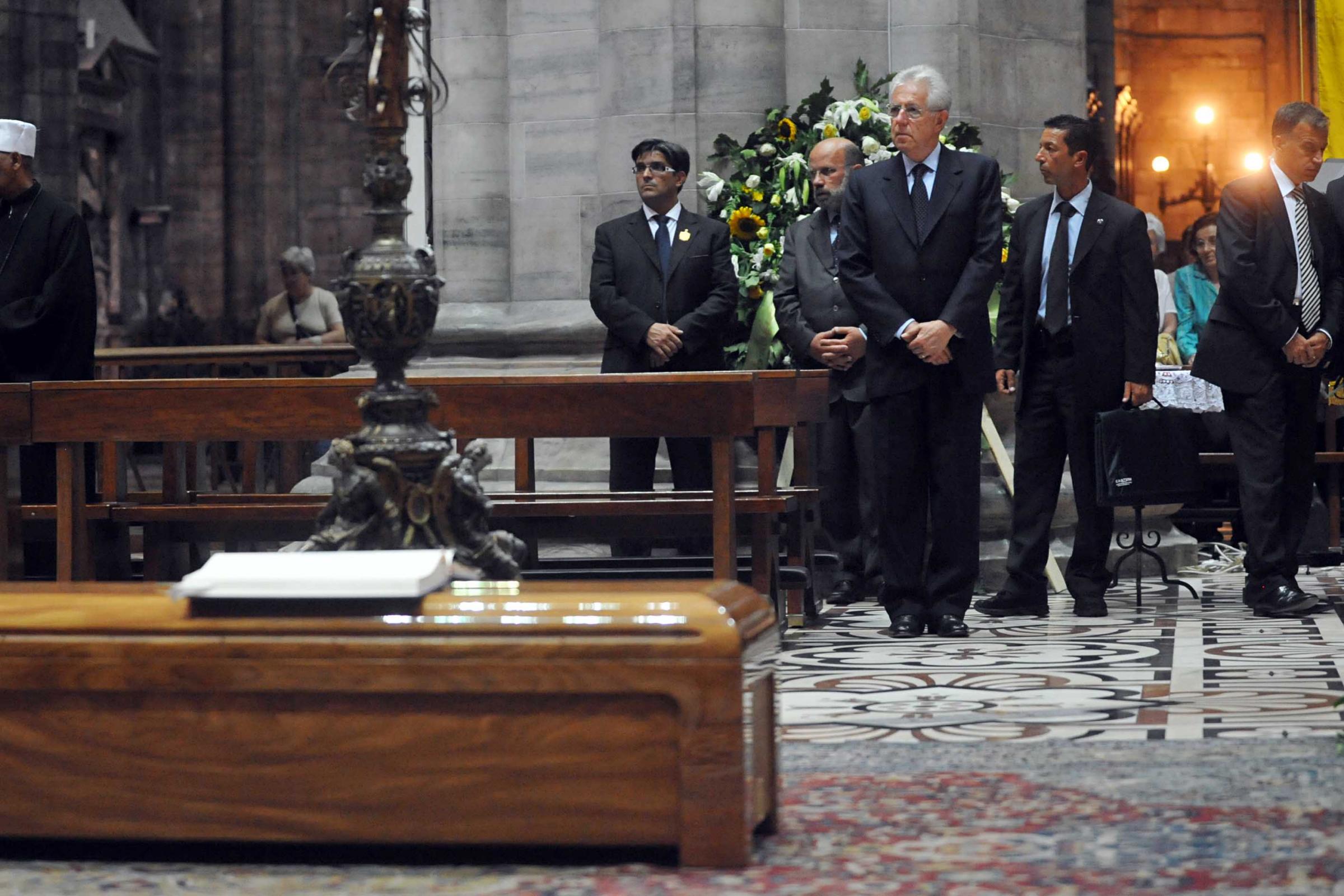 I funerali di Martini, commosso addio all’uomo del dialogo. Il Papa: è stato un uomo di Dio