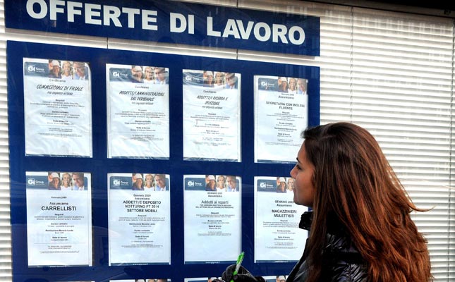 Disoccupazione ferma al 10,7% ad agosto, ma tra i giovani raggiunge il 34,5%. Le donne sempre più penalizzate