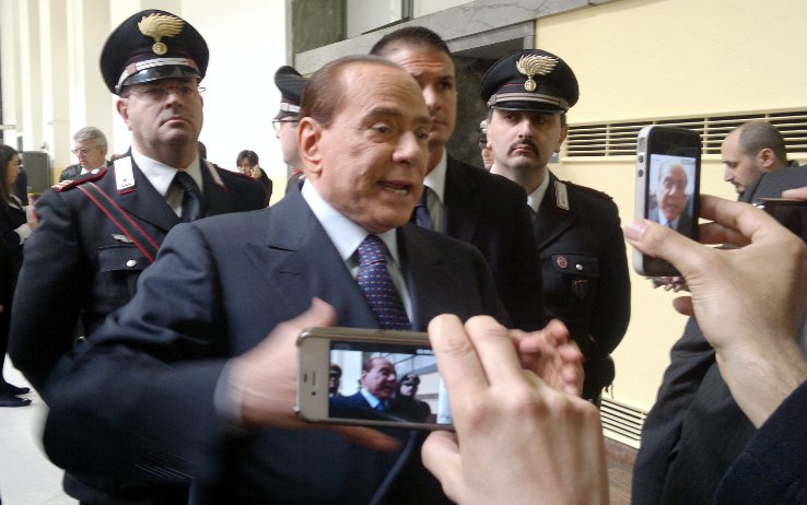 Processo Ruby, Berlusconi in ospedale per accertamenti. Si al legittimo impedimento fino a lunedi’