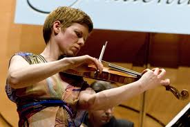Le magie del violino di Isabelle Faust nel concerto dell’orchestra dell’Accademia di Santa Cecilia dedicato a Beethoven