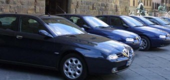 Corsa all’auto blu, 700 offerte in pochi giorni per le prime 25 vetture messe su Ebay. Best seller Alfa 166