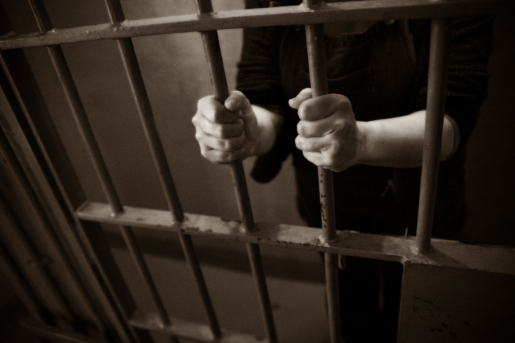 Misure compensative ai detenuti, è legge. Sconti di pena o soldi ai detenuti reclusi in ‘condizioni inumane’