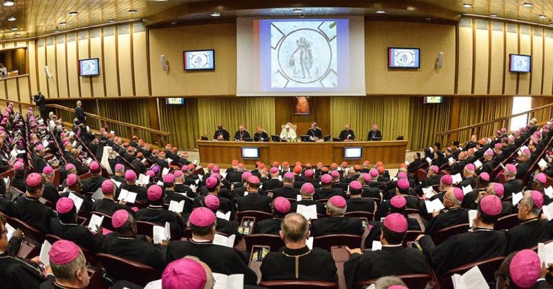 Vaticano, Sinodo della famiglia: “Aborto e unioni gay non sono diritti umani”