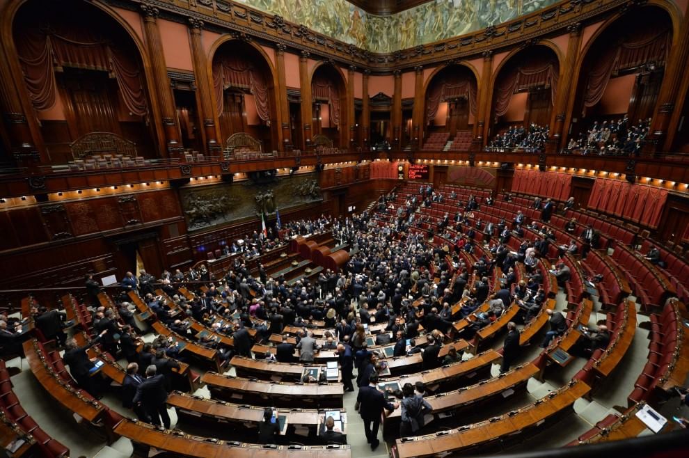 Quirinale, fumata nera nel primo giorno di voto: quorum non raggiunto. Berlusconi: “Renzi ha tradito il patto”. Il M5s ha puntato su Imposimato