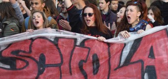 Scuola, sciopero generale per il 5 maggio contro la riforma Renzi. Insegnanti e sindacati: “Non si cambia contro chi ci lavora”