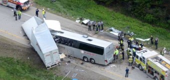 Usa, autobus con turisiti italiani diretto alle Cascate del Niagara si scontra con un Tir. Tre i morti accertati tra cui il conducente e una decina di feriti