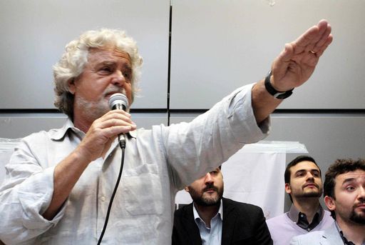 La gaffe razzista di Grillo: “Roma sommersa  da topi e clandestini” poi corregge il tweet. Protesta on line. Orfini Pd: Marino resta sindaco