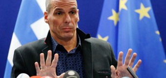Crisi Greca, Merkel no a trattative prima del referendum. Varoufakis: “Se vince il si mi dimetto”. Scarseggiano i beni alimentari