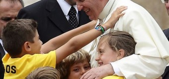 Apertura del Sinodo, Papa Francesco: “Una Chiesa con le porte chiuse tradisce se stessa e la sua missione”
