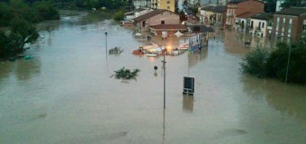 Nubifragi e alluvioni, il maltempo si sposta a Sud: due morti a Benevento, esonda il Calore e nel Nisseno un treno deraglia